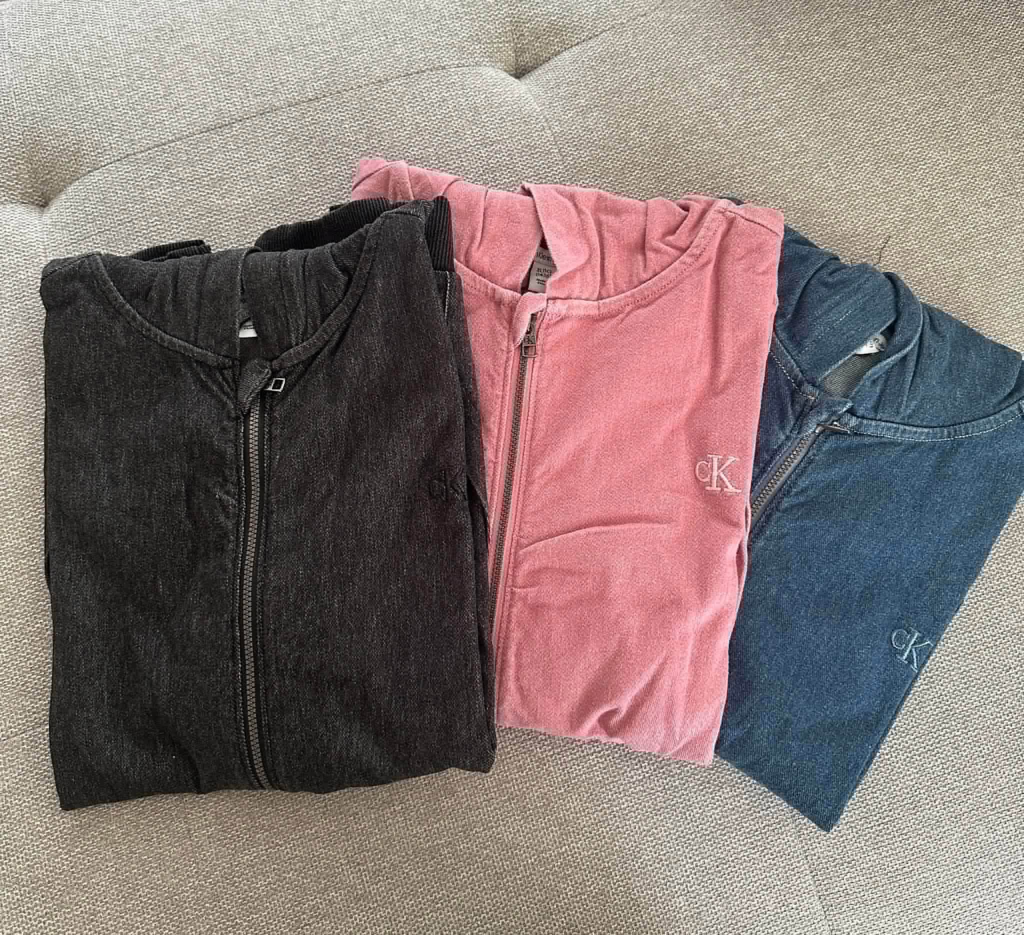 Calvin Klein 大童版 復古丹寧刷色連帽外套